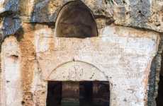 Una millenaria chiesa affrescata e 13 grotte: � il Casale dei santi Andrea e Procopio di Monopoli